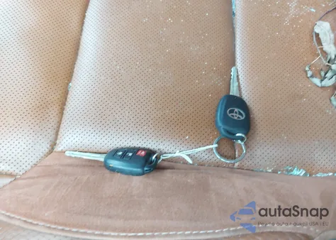 2018 Toyota Tundra 1794 5.7L V8 z USA, uszkodzony, nr VIN 5TFAW5F14JX728087